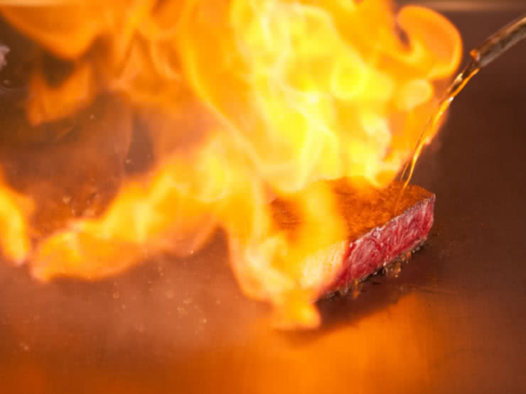 6.日本料理「SAKURA」鐵板燒吧檯