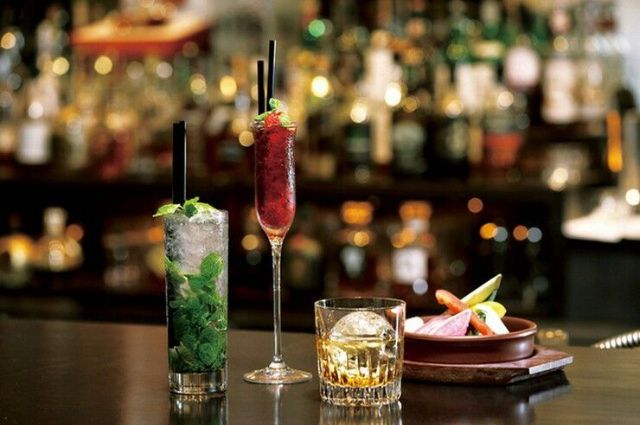 1. XEX ATAGO GREEN HILLS / The BAR