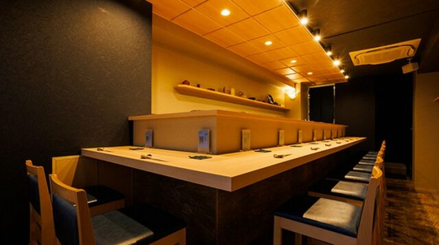 Sushi Umiji floor