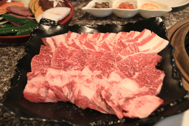 4.石垣牛與阿古豬的燒肉