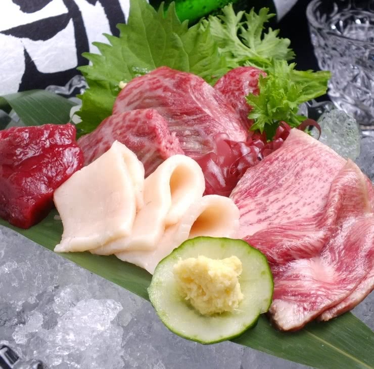 9. Bar HACHI