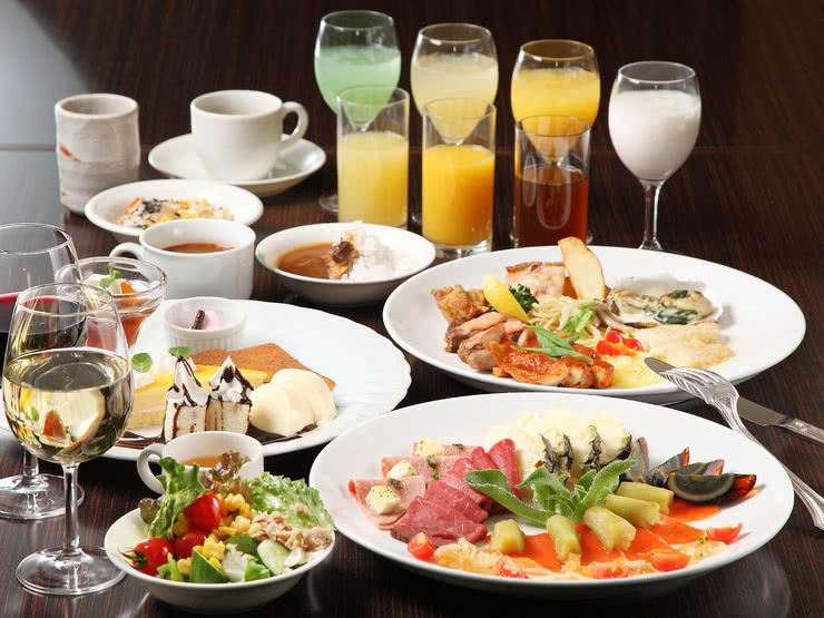 4 Restaurants with Beautiful Views Open for Lunch in Minatomirai, Yokohama